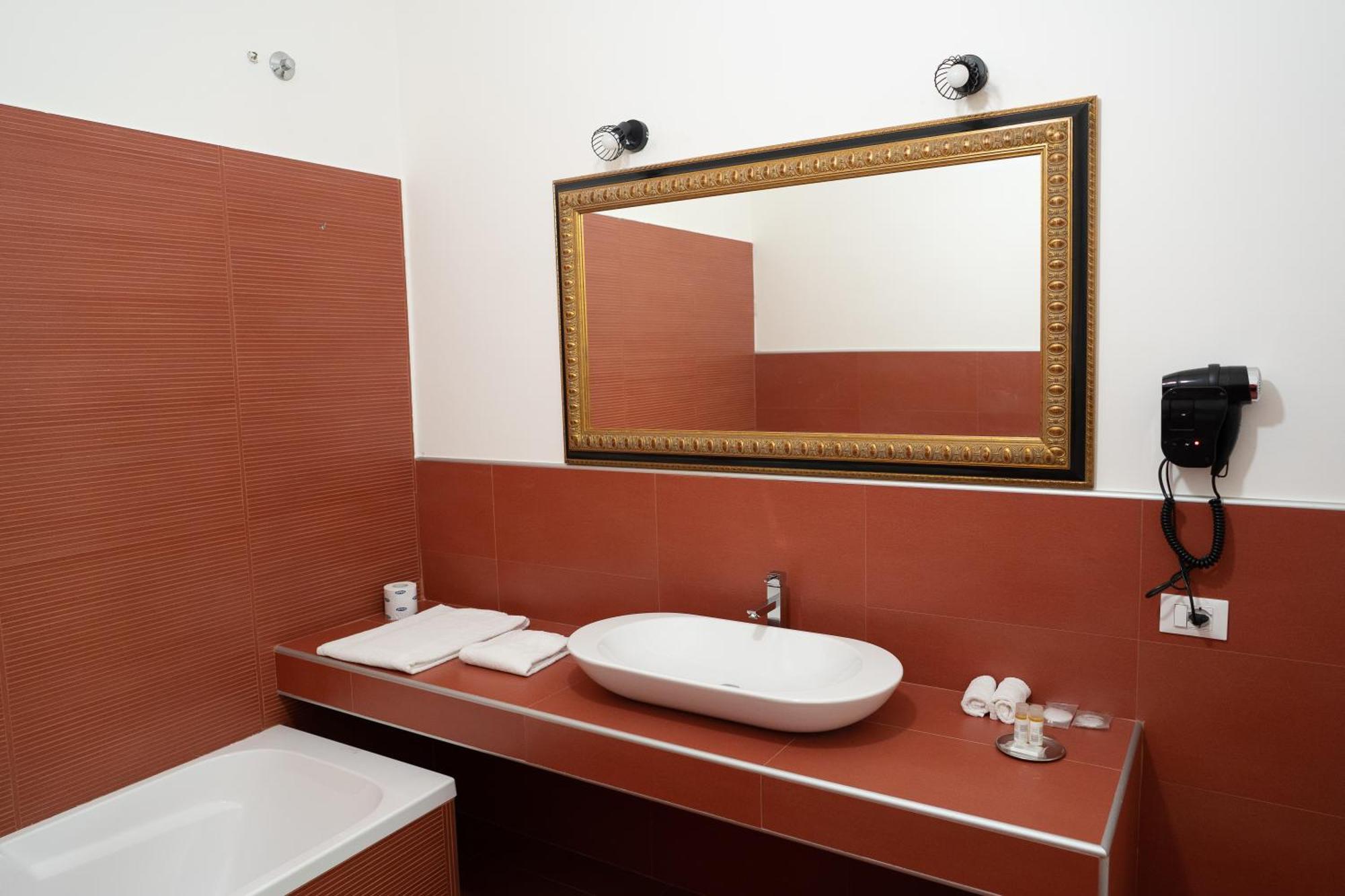 טיבולי La Tenuta Di Rocca Bruna Country Resort מראה חיצוני תמונה